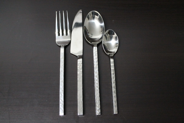 Tableware Thai artists